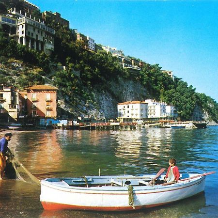 Il Borgo Antico Sorrento Sea View Apartment Bagian luar foto