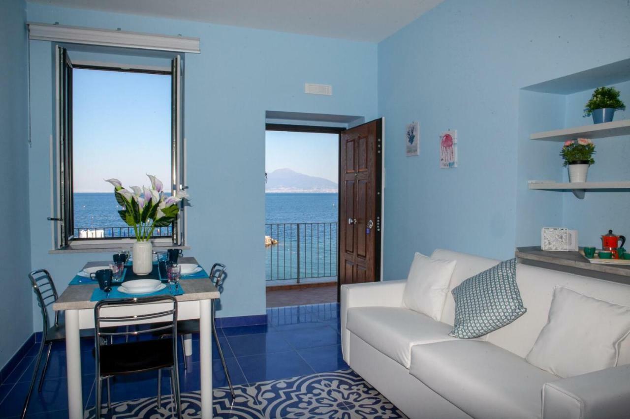 Il Borgo Antico Sorrento Sea View Apartment Bagian luar foto