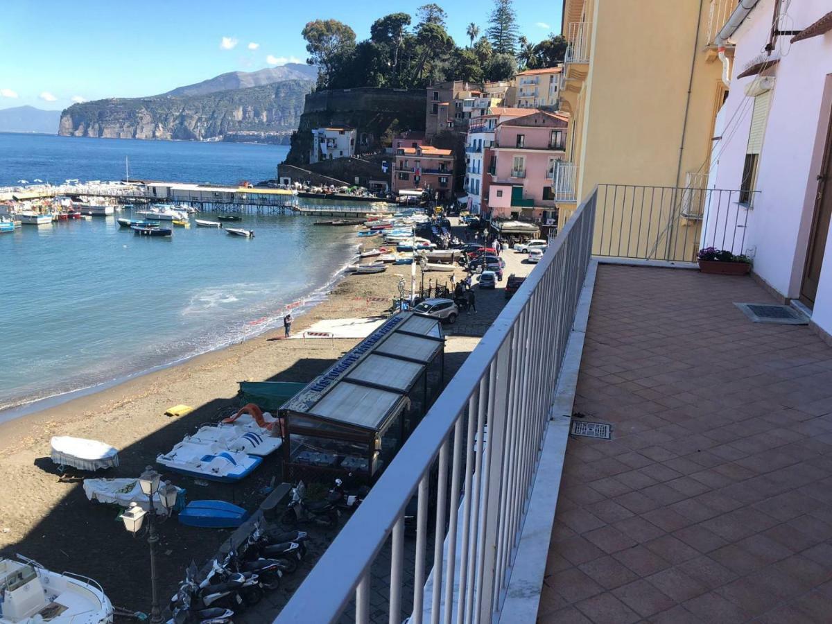 Il Borgo Antico Sorrento Sea View Apartment Bagian luar foto