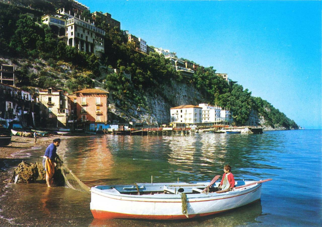 Il Borgo Antico Sorrento Sea View Apartment Bagian luar foto