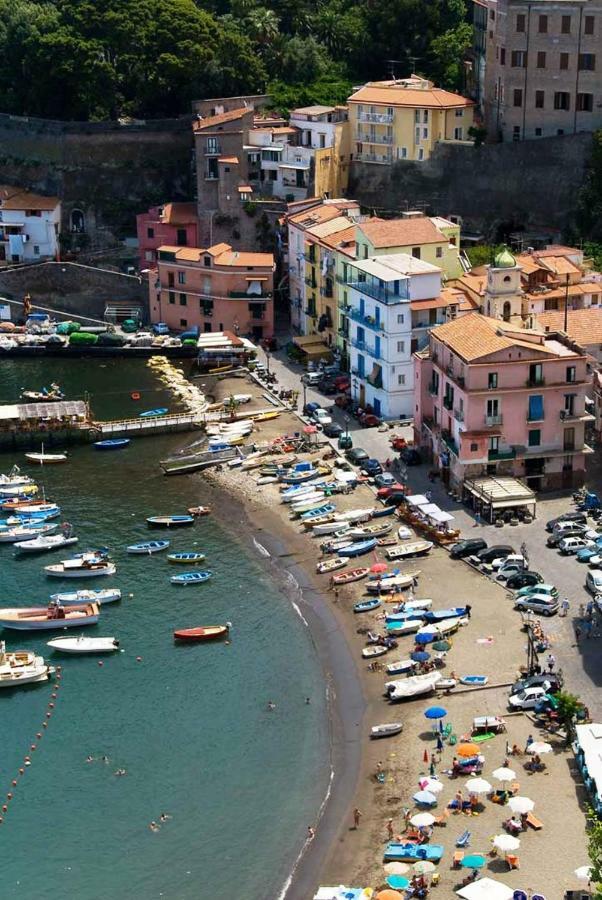 Il Borgo Antico Sorrento Sea View Apartment Bagian luar foto
