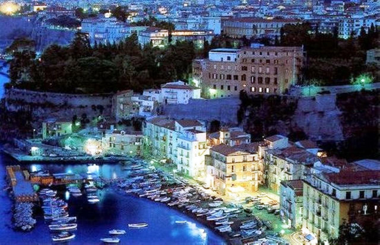 Il Borgo Antico Sorrento Sea View Apartment Bagian luar foto